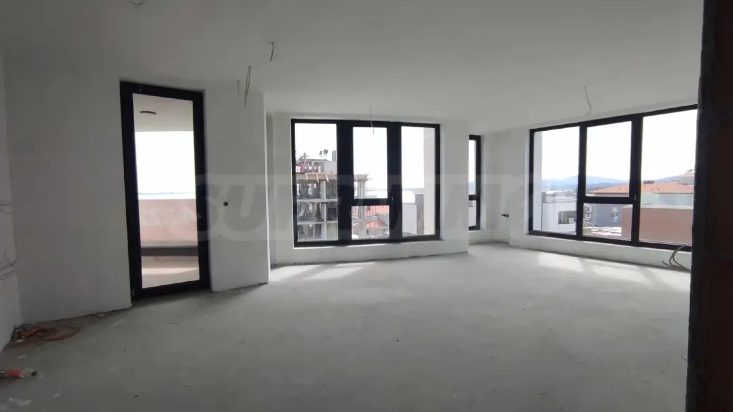 Spacious Sea View Apartment in Kraimorie, Burgas - 161m2 - Image 1