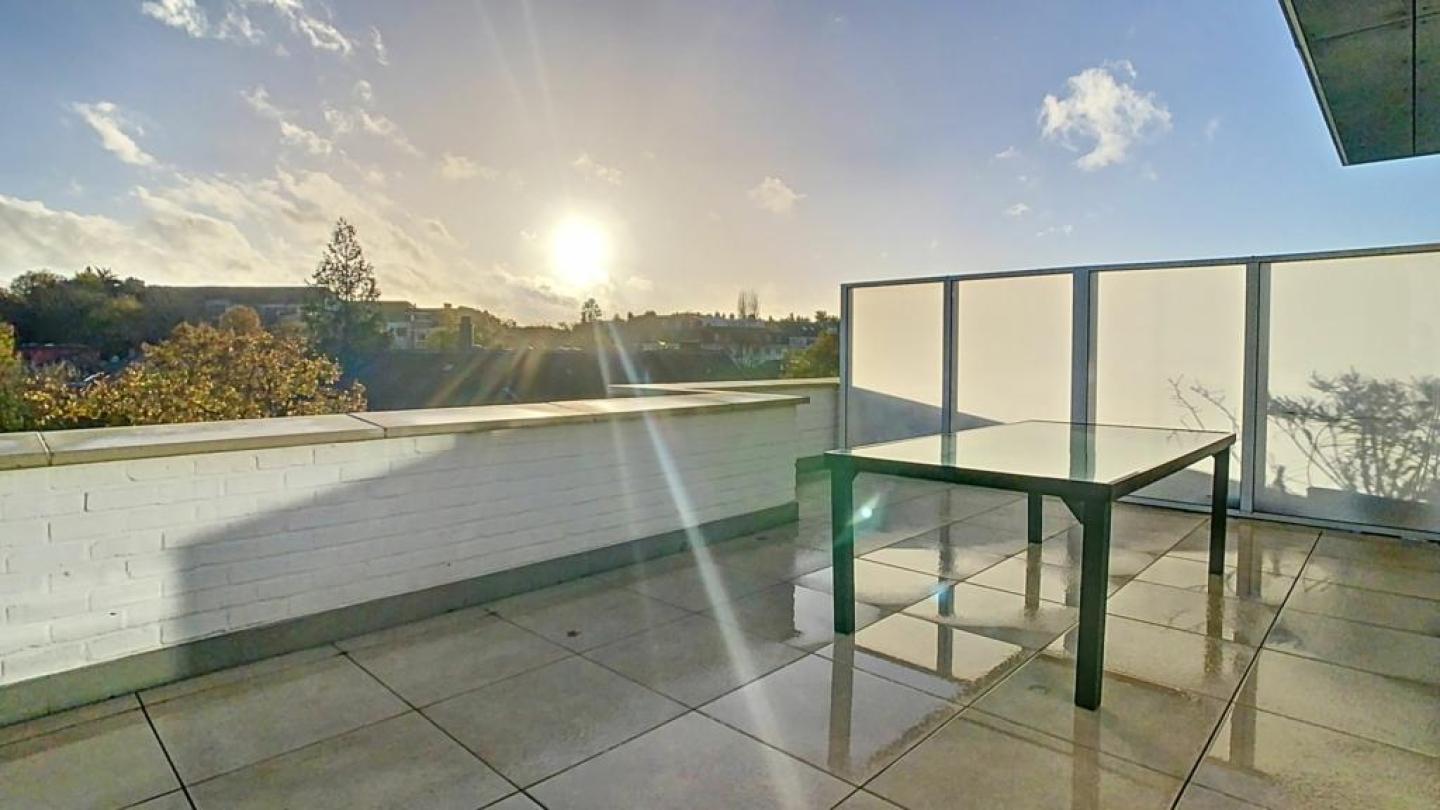 Exceptional Brussels Penthouse: Terrace, Garage & Stunning City Views - Image 1