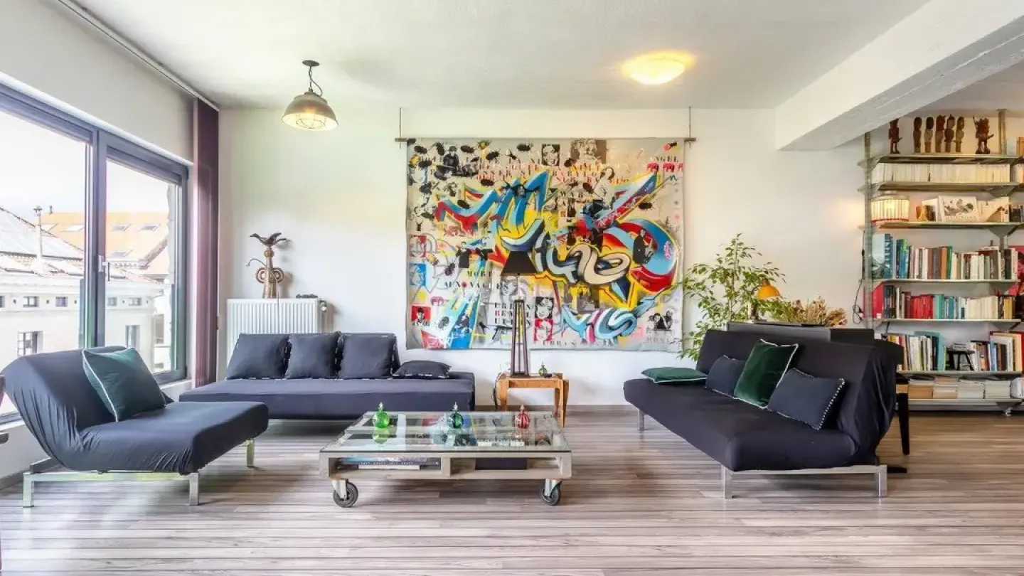 Stylish Loft with Parking in Brussels' Centre-Ville - Image 1