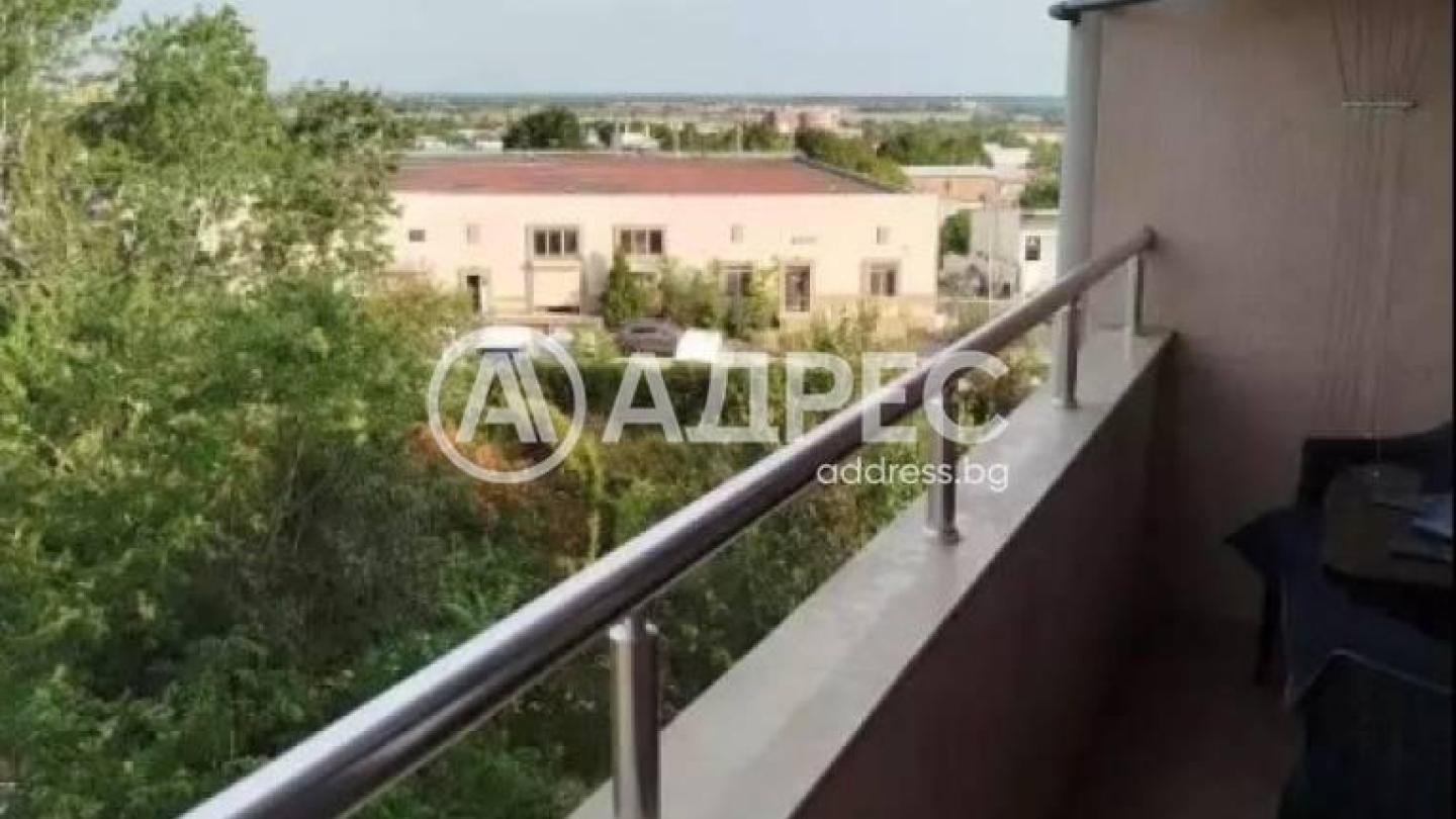 Spacious Fully Furnished 3-Bedroom Apartment in Stara Zagora, Bulgaria - Image 1