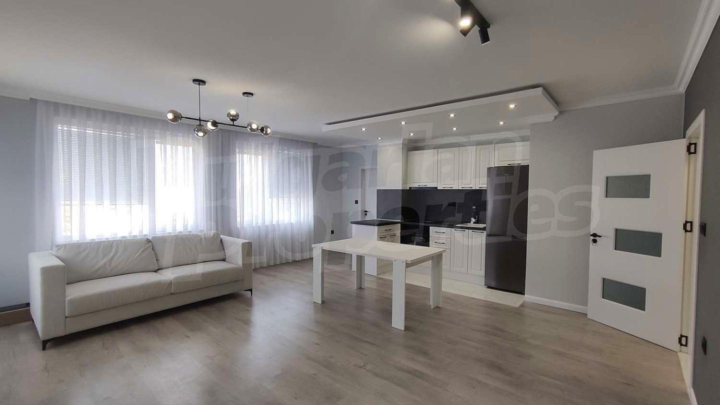 Spacious Turn-Key Apartment with Terrace in Plovdiv's Kyuchuk Parij - Image 1
