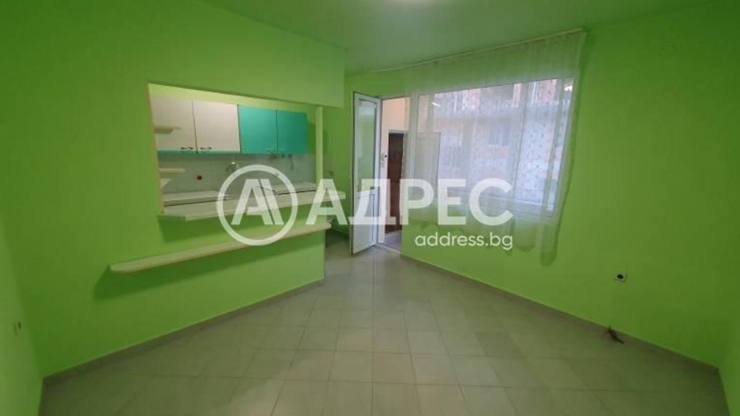 Spacious 1-Bedroom Apartment for Rent in Varna's Troшеvo District - Image 1