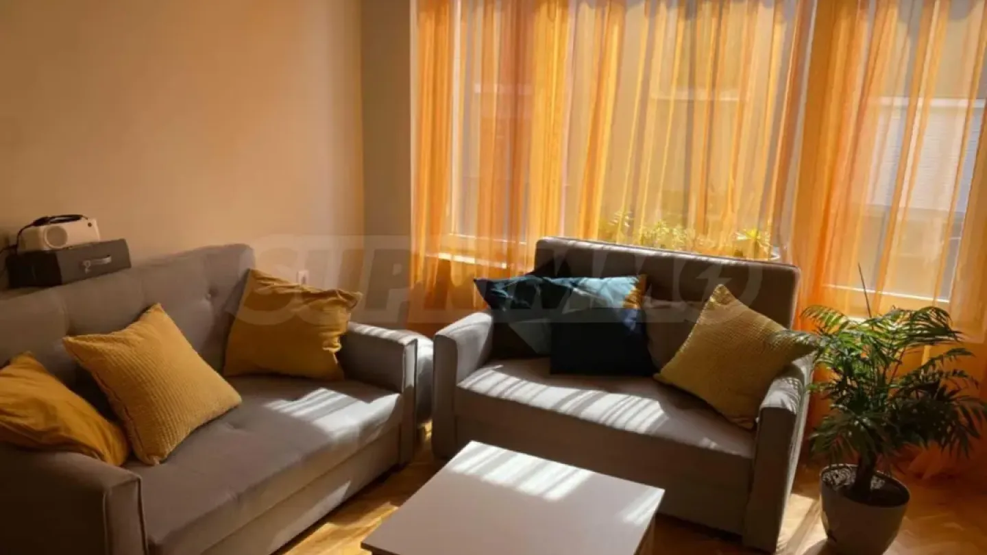 Stylish Fully Furnished Apartment in Plovdiv City Center - Image 1