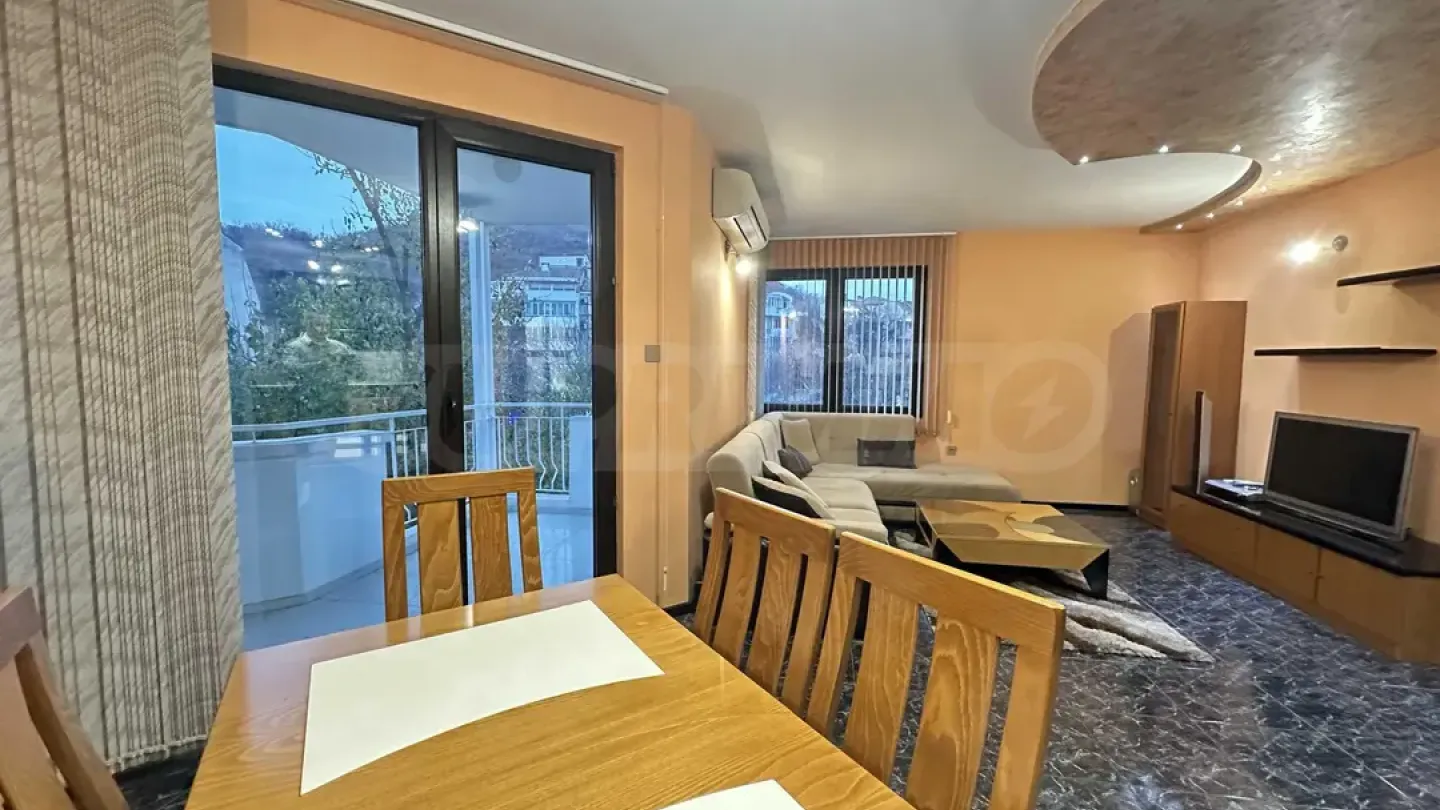 Spacious 3-Bedroom Apartment Near Medical University - Image 1