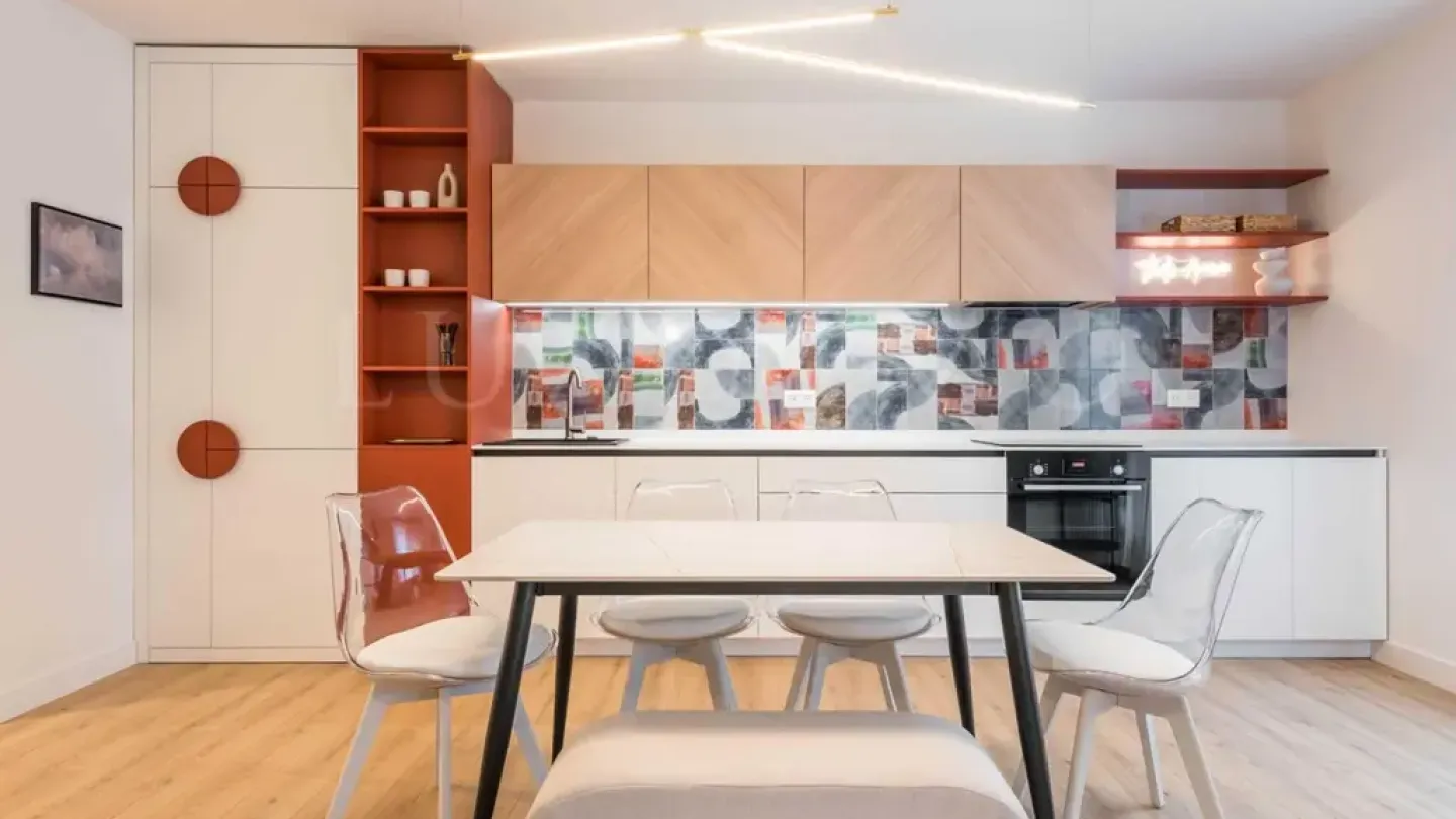 Spacious, Fully Furnished Apartment in "Chaika" District, Varna - Image 1