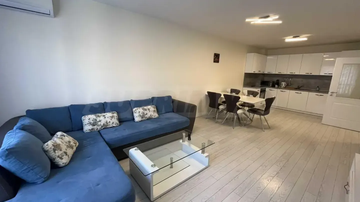 Spacious, Fully Furnished Apartment with Parking in Varna Center - Image 1