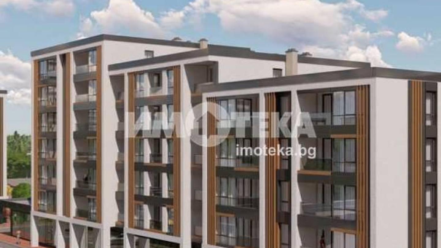 Spacious Two-Bedroom Apartment in Plovdiv's Широк Център District - Image 1