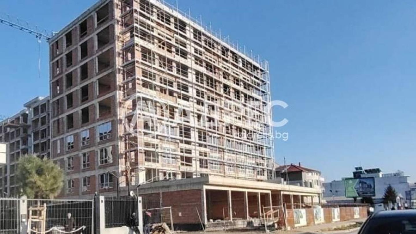 Spacious 1-Bedroom Apartment for Sale in Burgas, Bulgaria - Horizon Area - Image 1