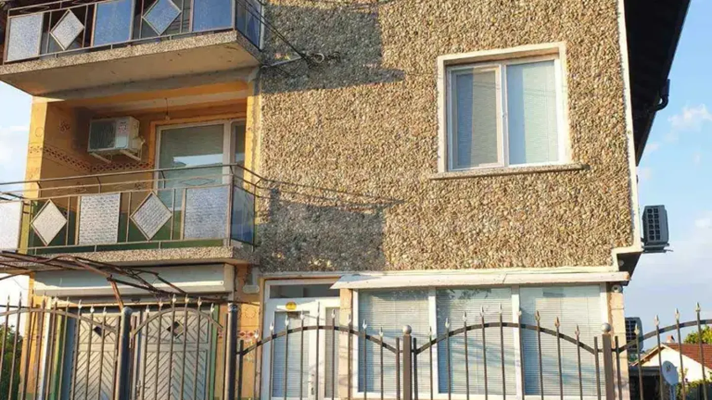 Fully Furnished House with Landscaped Yard in Vidin, Bulgaria - Image 1