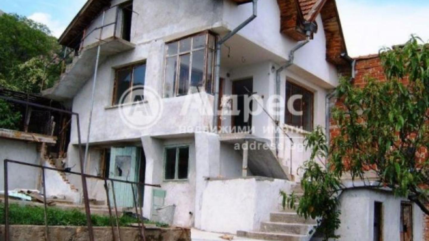 Spacious Villa with Panoramic Views in Sliven, Bulgaria – 2 Bedrooms - Image 1