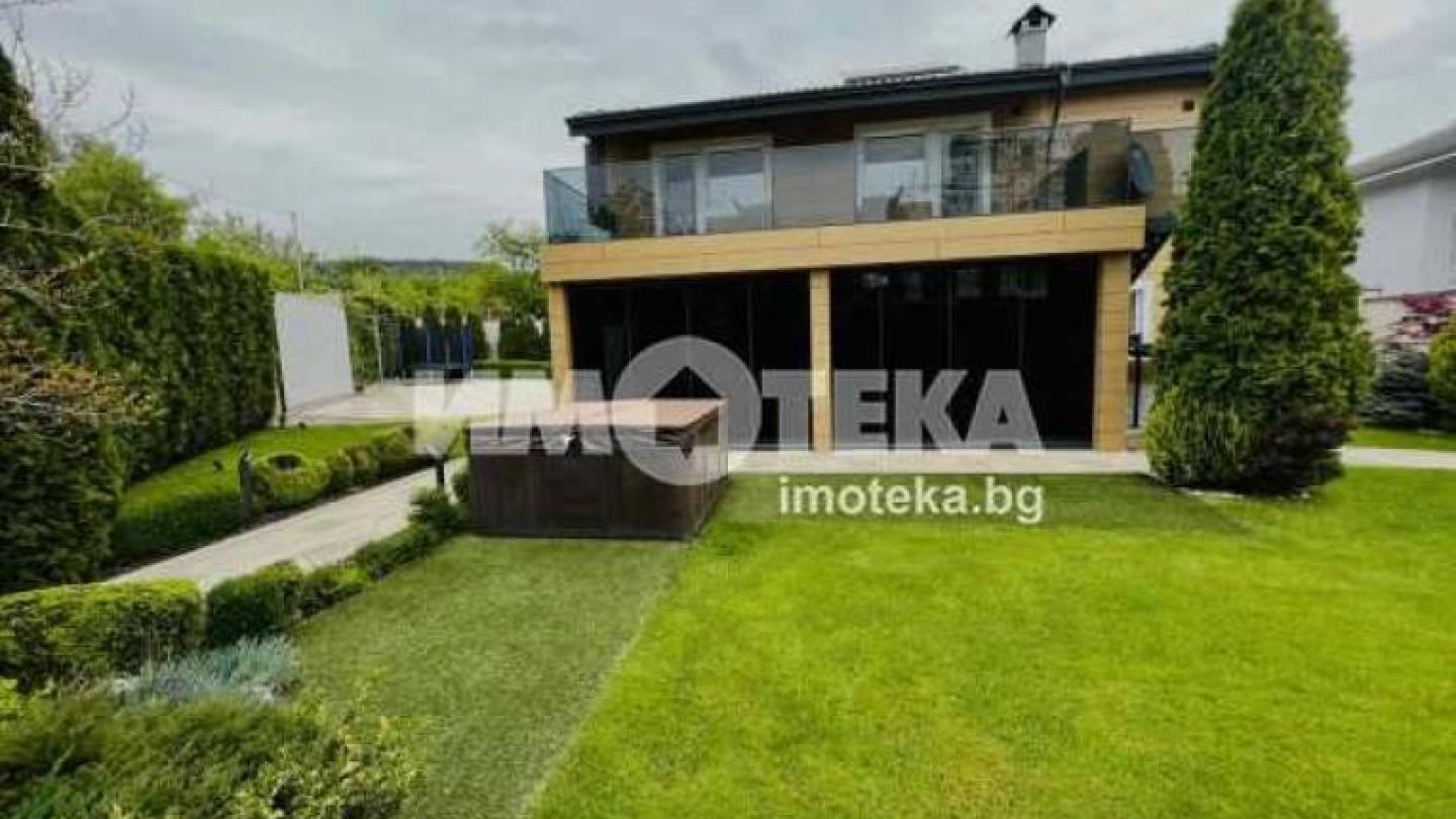 Spacious, Fully Furnished 4-Bedroom House in Varna's "Izgrev" District - Image 1