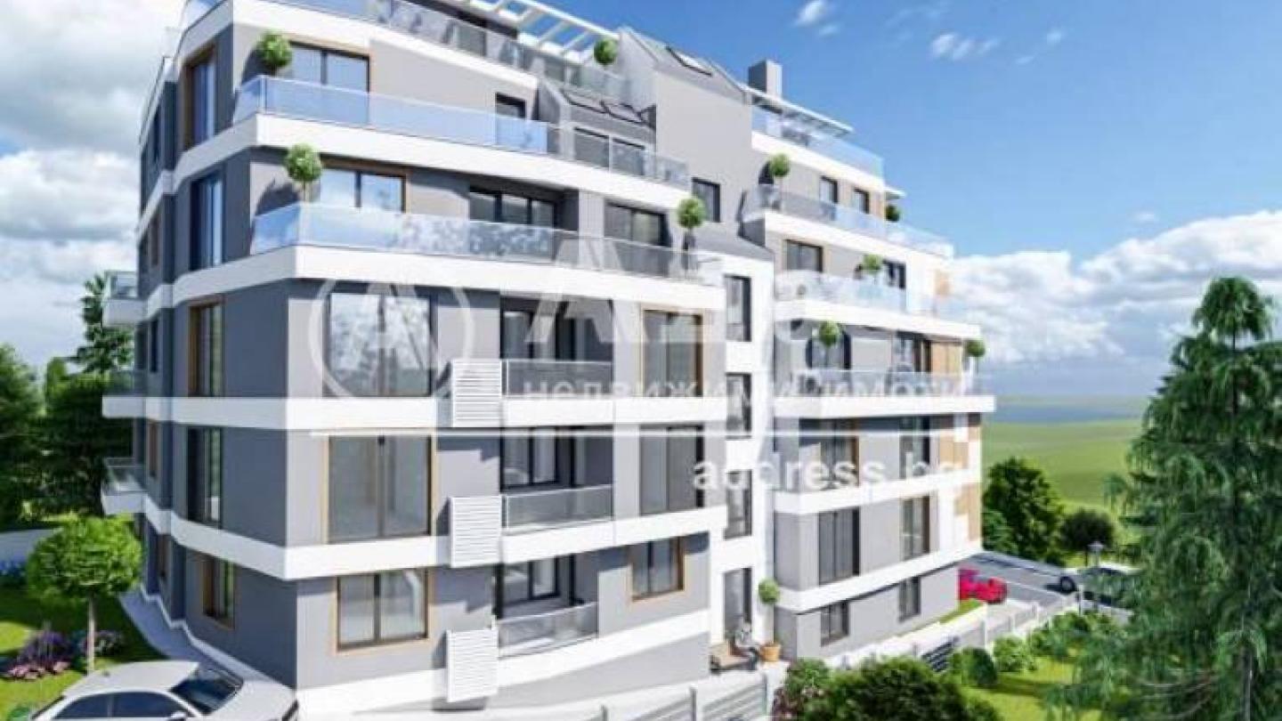 Spacious Modern Apartment in Varna with Stunning City Views - Image 1