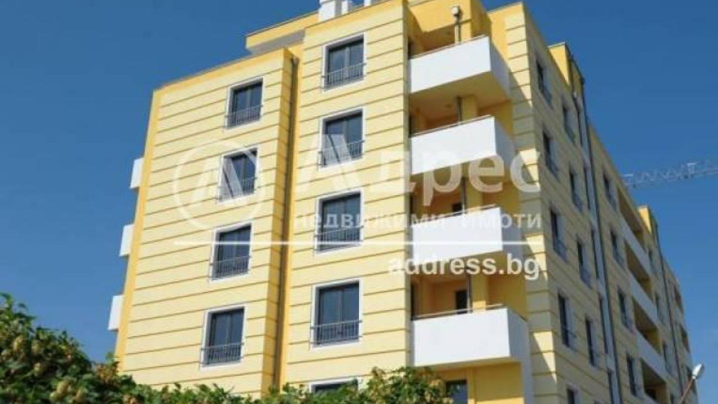 Spacious 1-Bedroom Apartment in Varna's Grand Mall Area - Image 1