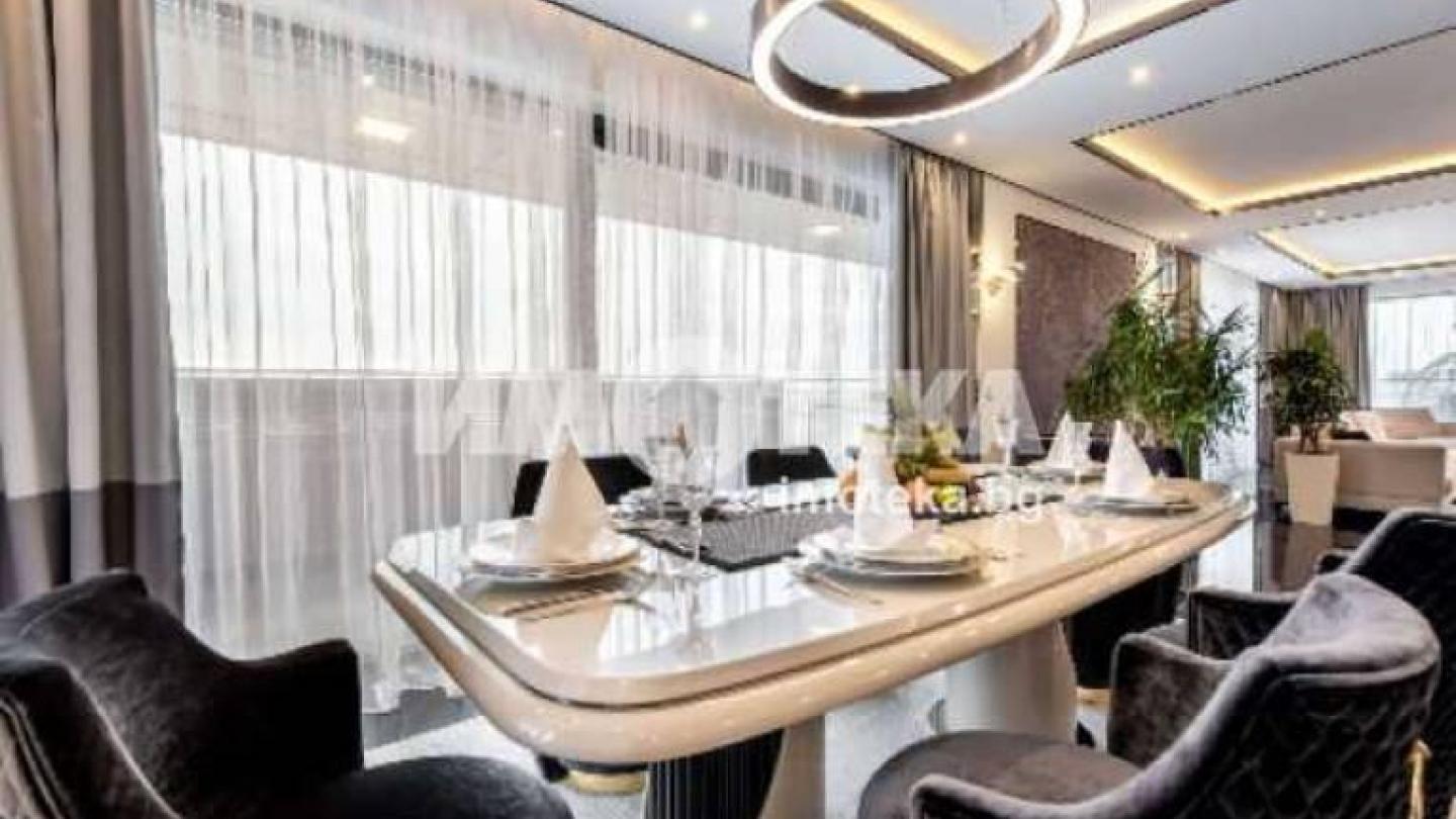 Luxury Seafront Apartment in Sunny Day Residence, Varna - Image 1