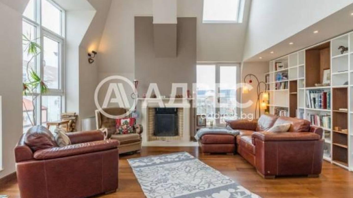 Spacious 4-Bedroom Fully Furnished Apartment in Varna City Center - Image 1