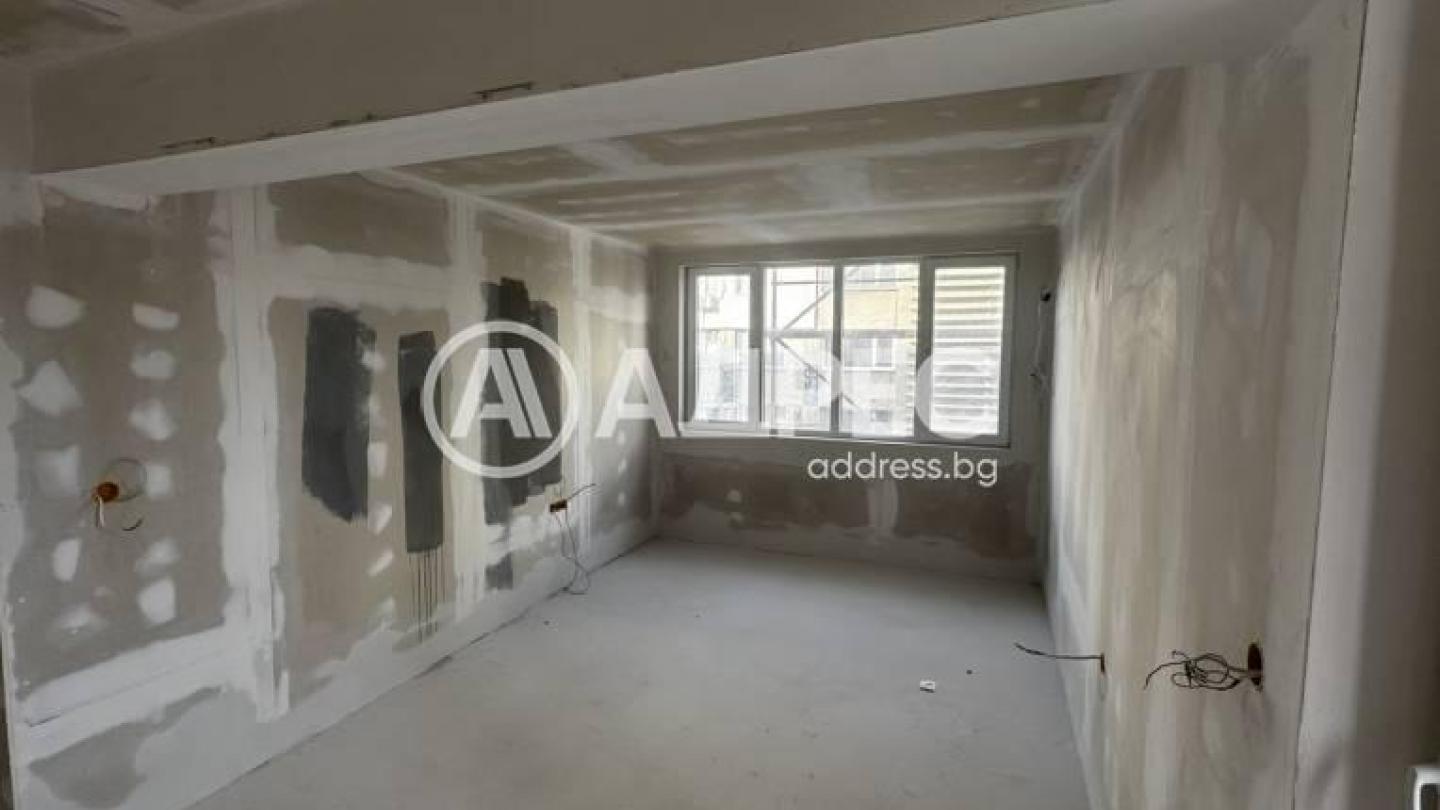 Spacious 1-Bedroom Apartment in Burgas, Bulgaria - Zornitsa District - Image 1