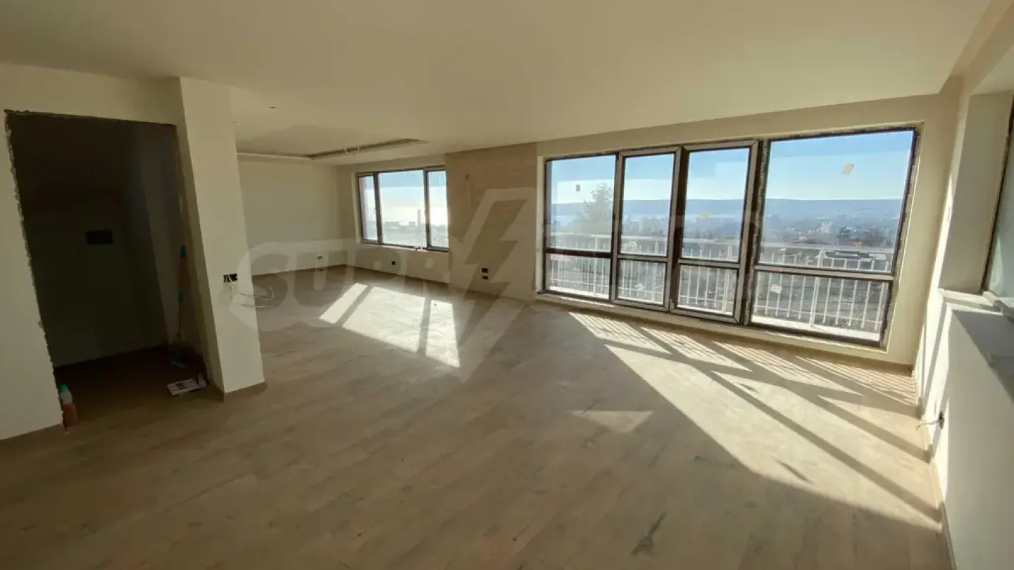 Spacious Family Home with Sea Panorama in Sotira, Varna - Image 1