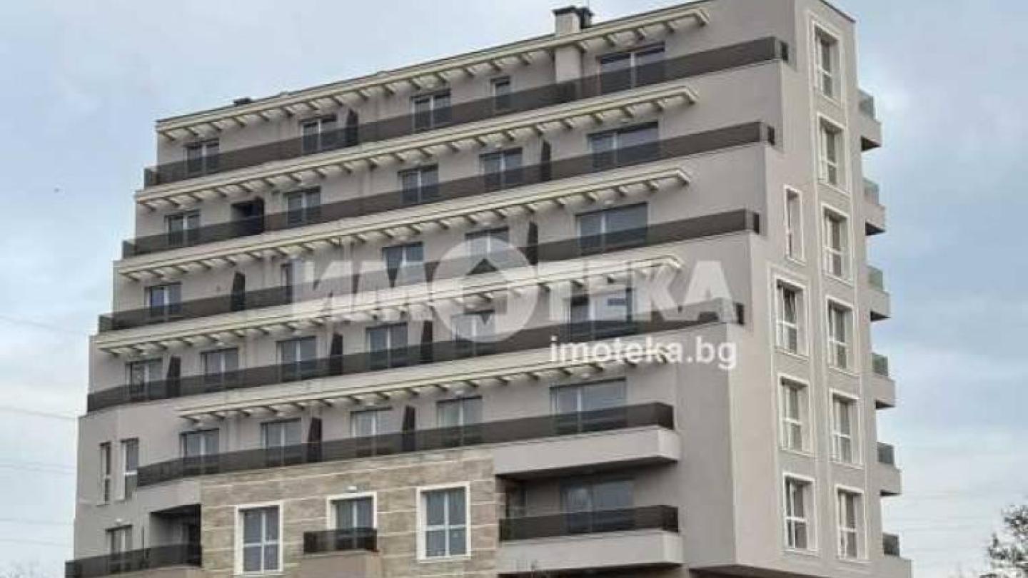 Spacious 1-Bedroom Apartment in Varna's Center, Bulgaria - New Build - Image 1