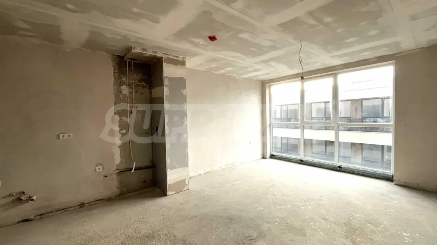 Bright Burgas Apartment: Sea Views &amp; Central Location - Image 1