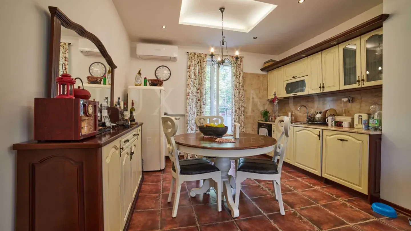 Spacious, Fully Furnished Apartment Near Sofia City Center - Image 1