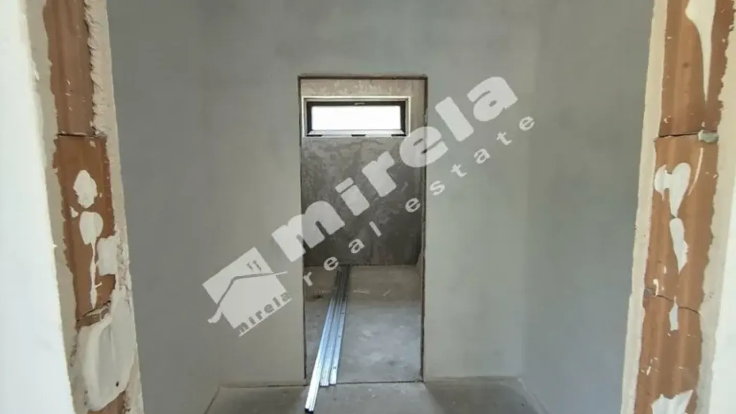 Spacious 3-Bedroom Apartment in Varna's Brz District - EUR 350,000 - Image 1