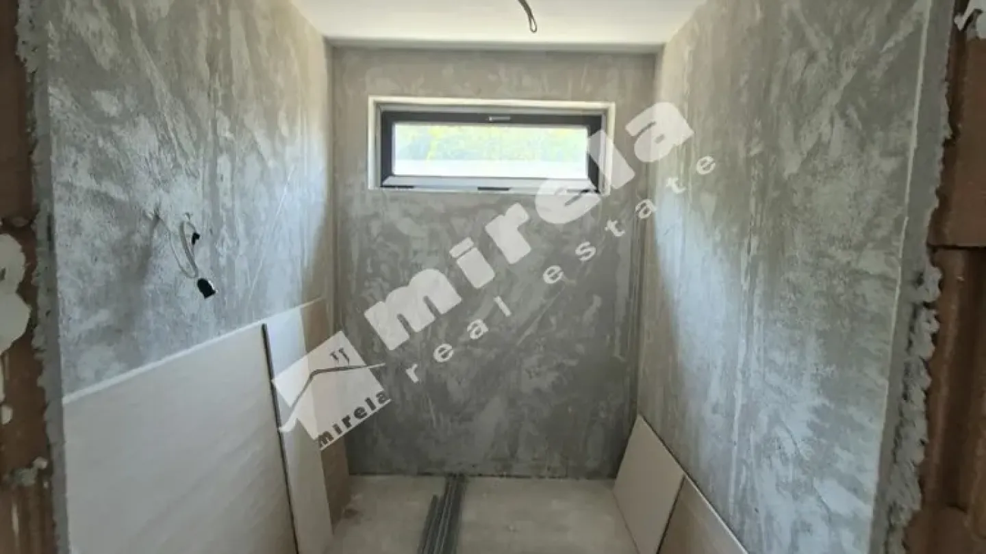 Spacious 3-Bedroom Apartment in Varna's Brz District - EUR 350,000 - Image 5