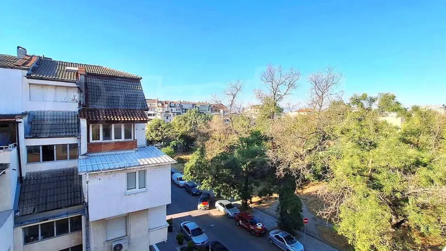 Spacious, Fully Furnished Apartment in Plovdiv's Heart District - Image 3