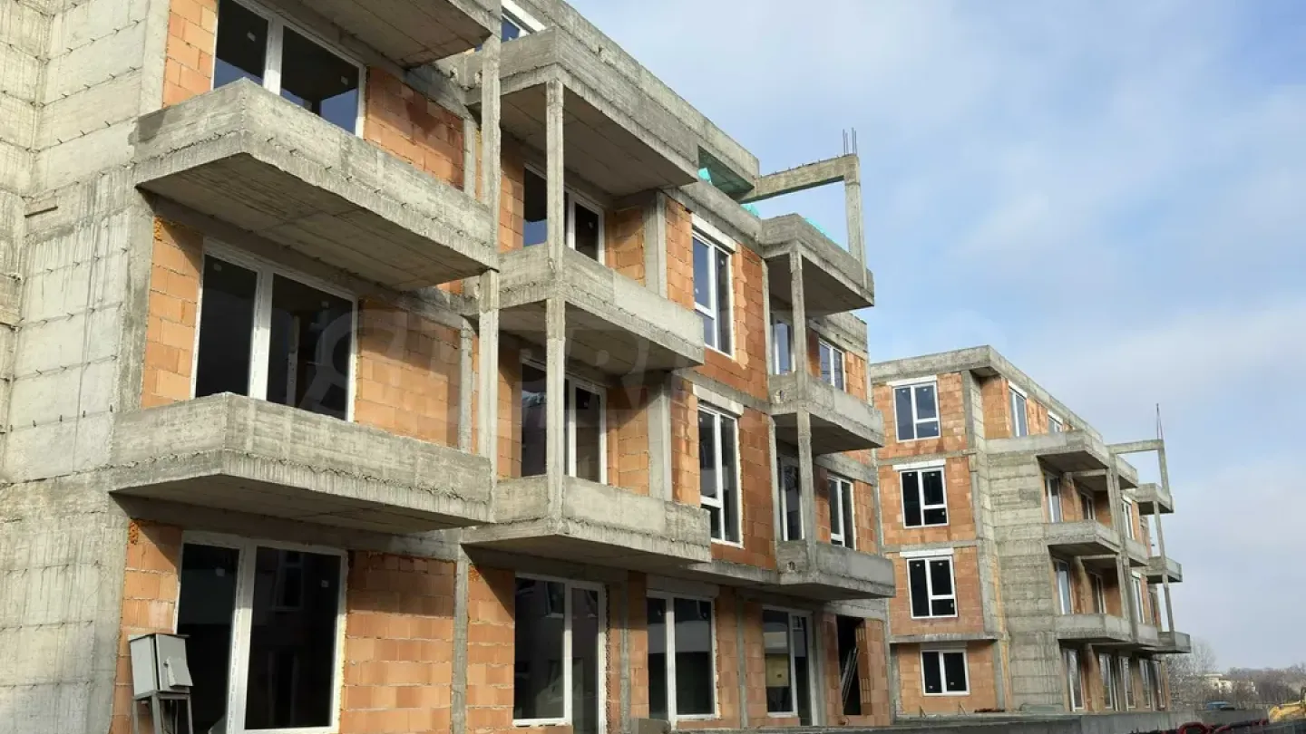 Spacious 2-Bedroom Apartment in Plovdiv, Bulgaria - Image 1