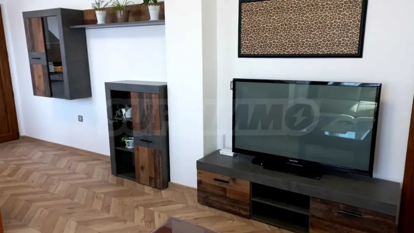 Spacious, Fully Furnished Apartment in Sunny Varna Neighborhood - Image 5