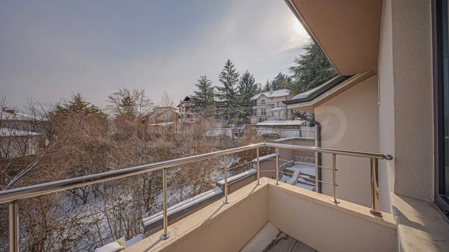 Spacious Dragalevtsi House with Mountain Views, Fully Furnished - Image 1