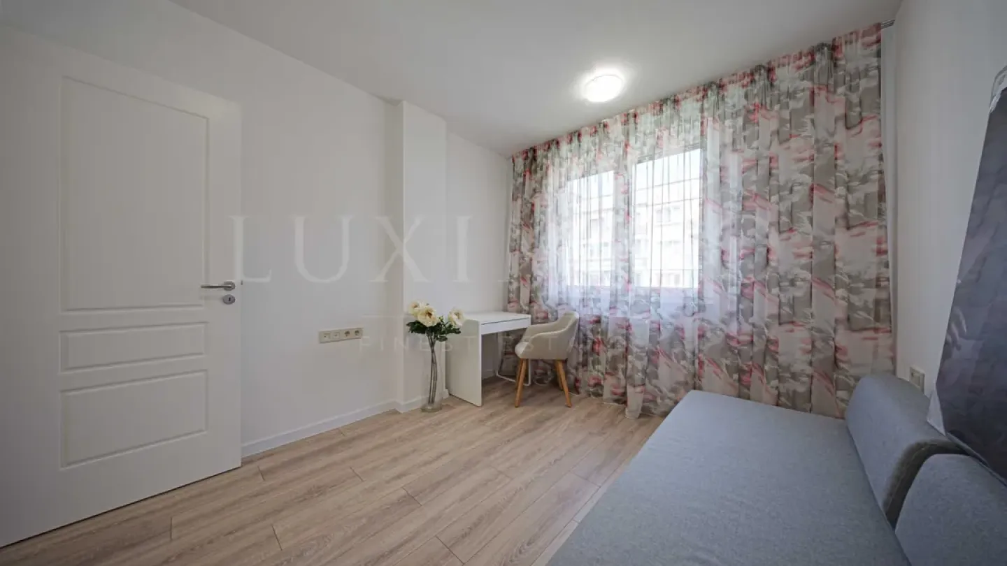 Spacious, Fully Furnished Apartment in Dianabad, Sofia (97.6 m2) - Image 5