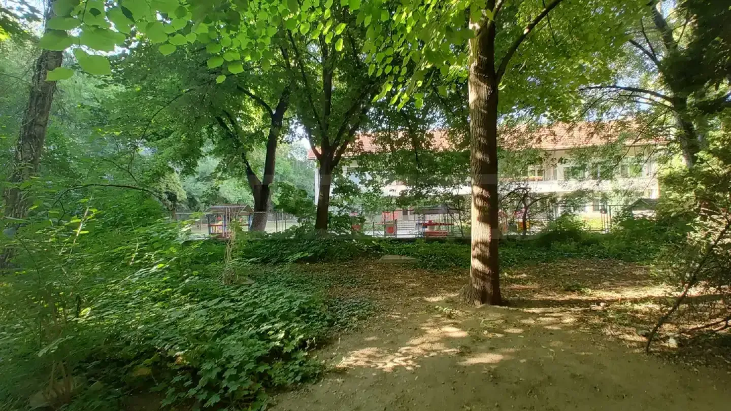 Spacious 3-Bedroom Apartment in Backeston, Sofia - Image 3