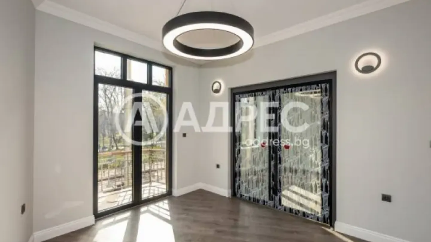 Stylish Plovdiv Center Apartment – Modern, Renovated, and Ready for Your Dreams. - Image 5