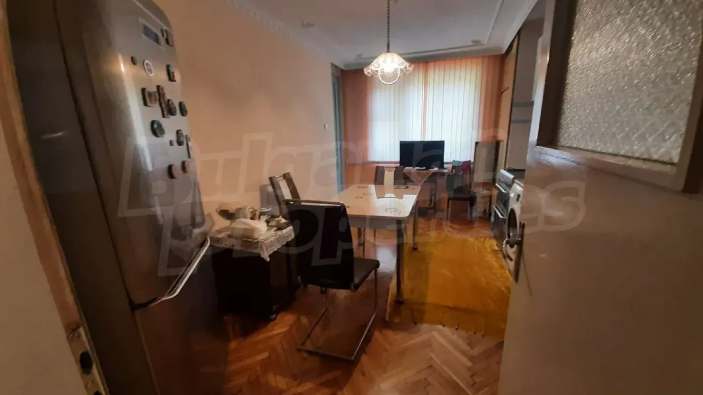 Spacious Fully Furnished Apartment Near Grand Mall, Varna - Image 4