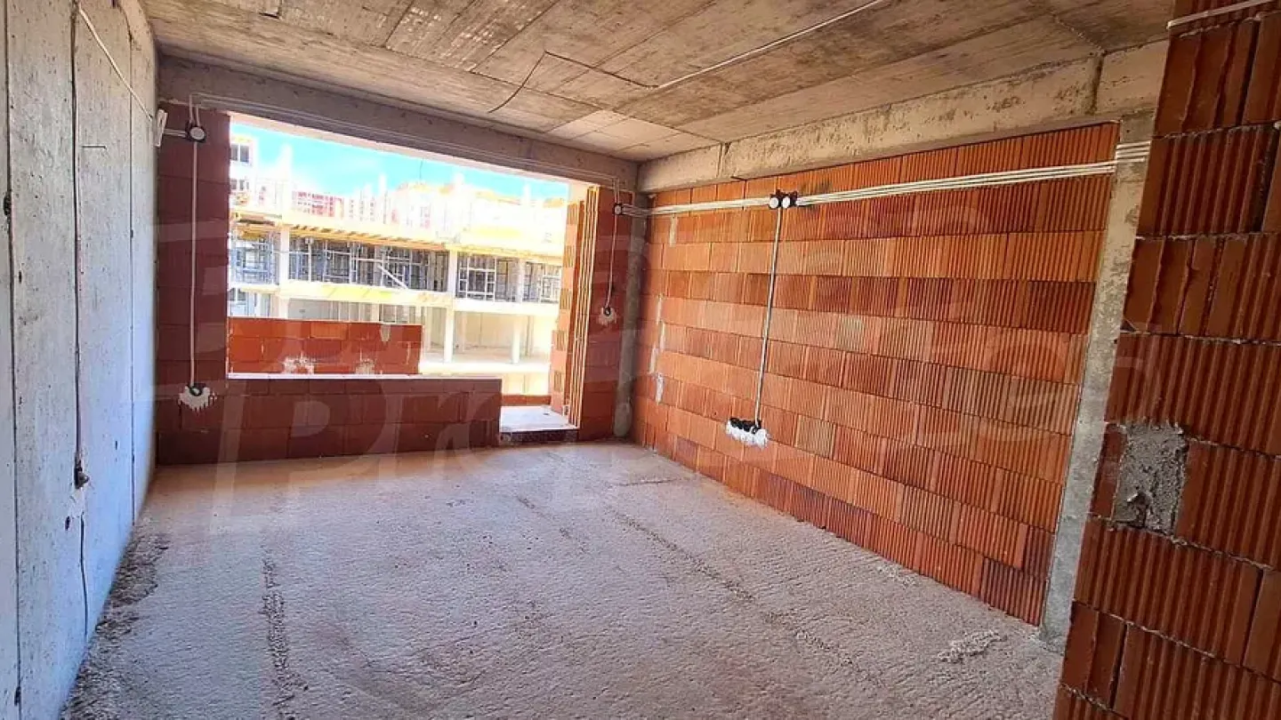 Spacious 1-Bedroom Apartment in Plovdiv - Modern & Convenient Living - Image 3