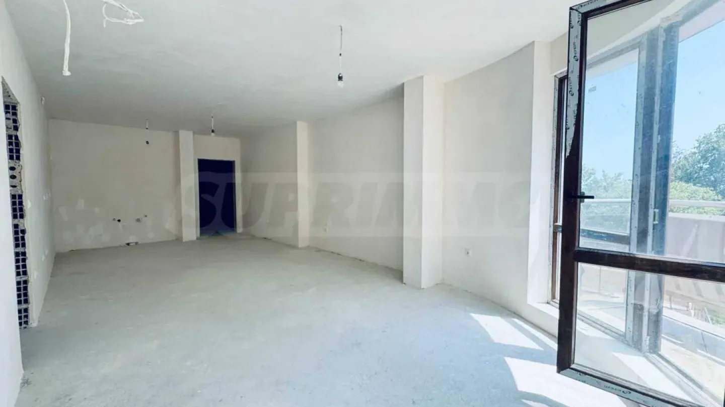 Spacious 3-Bedroom Apartment Near Varna Park - Image 3