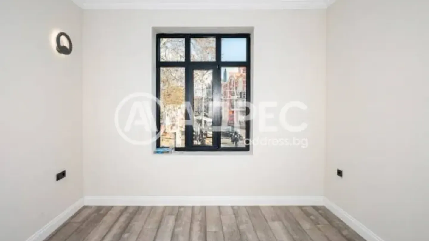 Stylish Plovdiv Center Apartment – Modern, Renovated, and Ready for Your Dreams. - Image 4