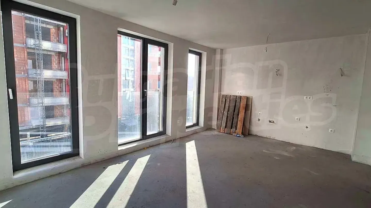 Spacious 2-Bedroom Apartment Near Park Hotel in Plovdiv - Image 1