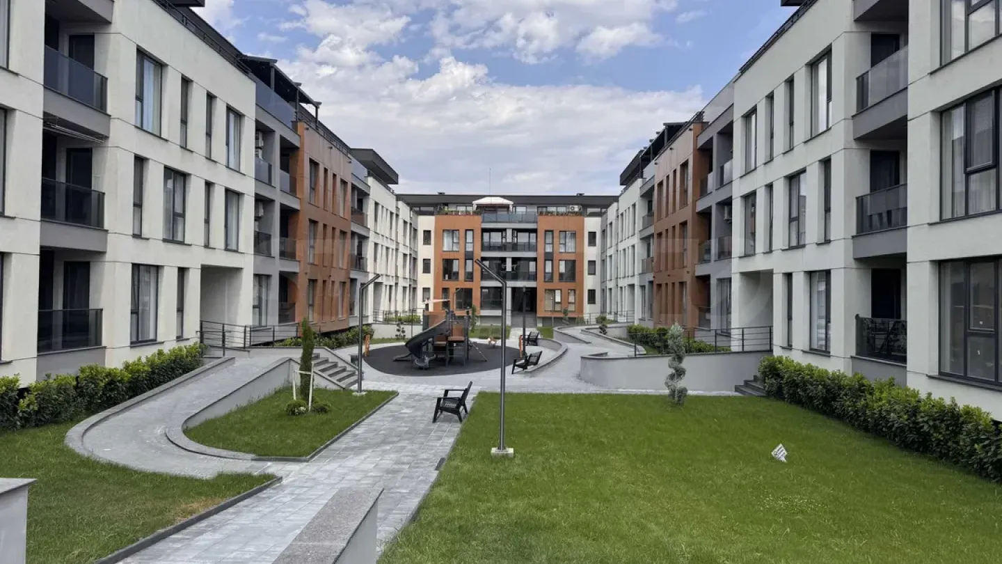 Bright 3-Bedroom Apartment in "Kaza Moderna" Complex - Image 1