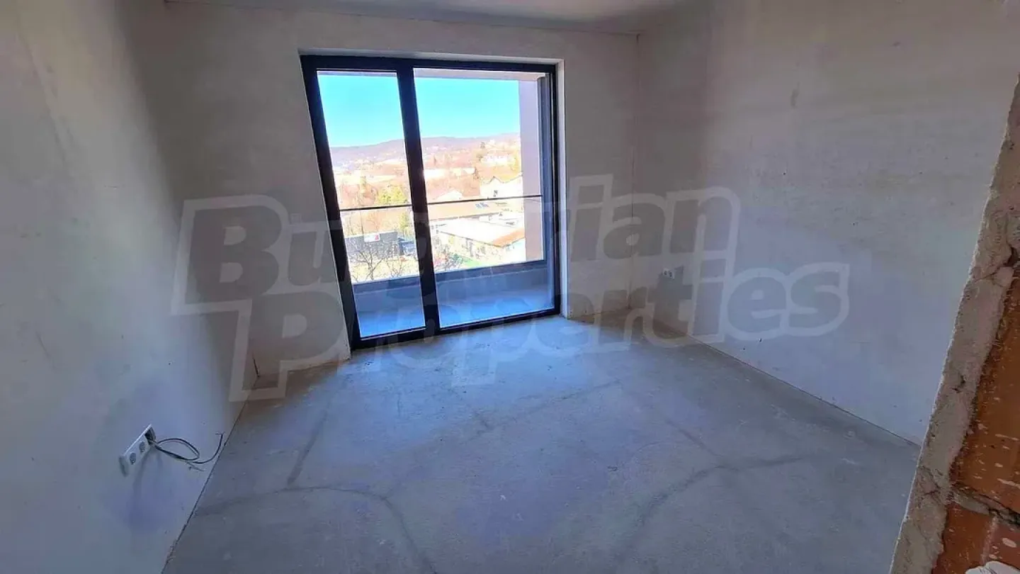 Spacious Varna Apartment with Excellent Location and Modern Amenities. - Image 1