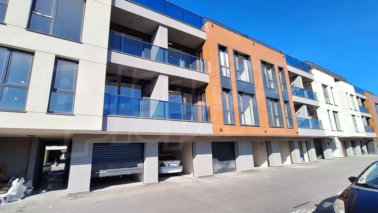 Spacious Apartment with Terrace in Casa Moderna, Plovdiv - Image 2