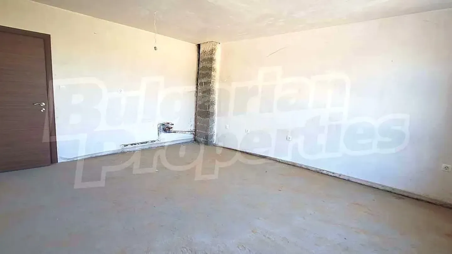 Spacious 2-Bed Apartment in Trakia, Plovdiv - Act 16 - Image 5