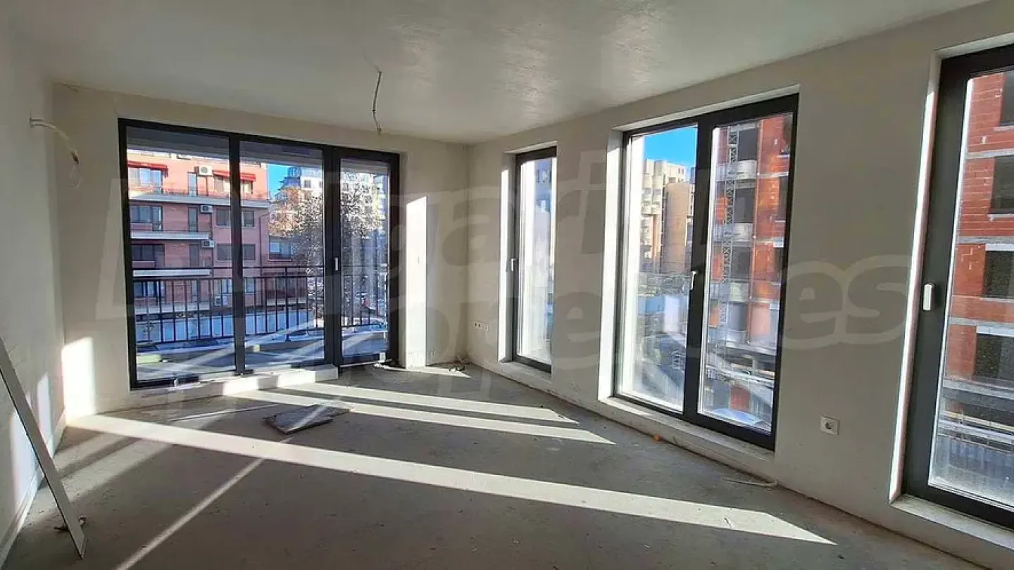 Spacious 2-Bedroom Apartment Near Park Hotel in Plovdiv - Image 3