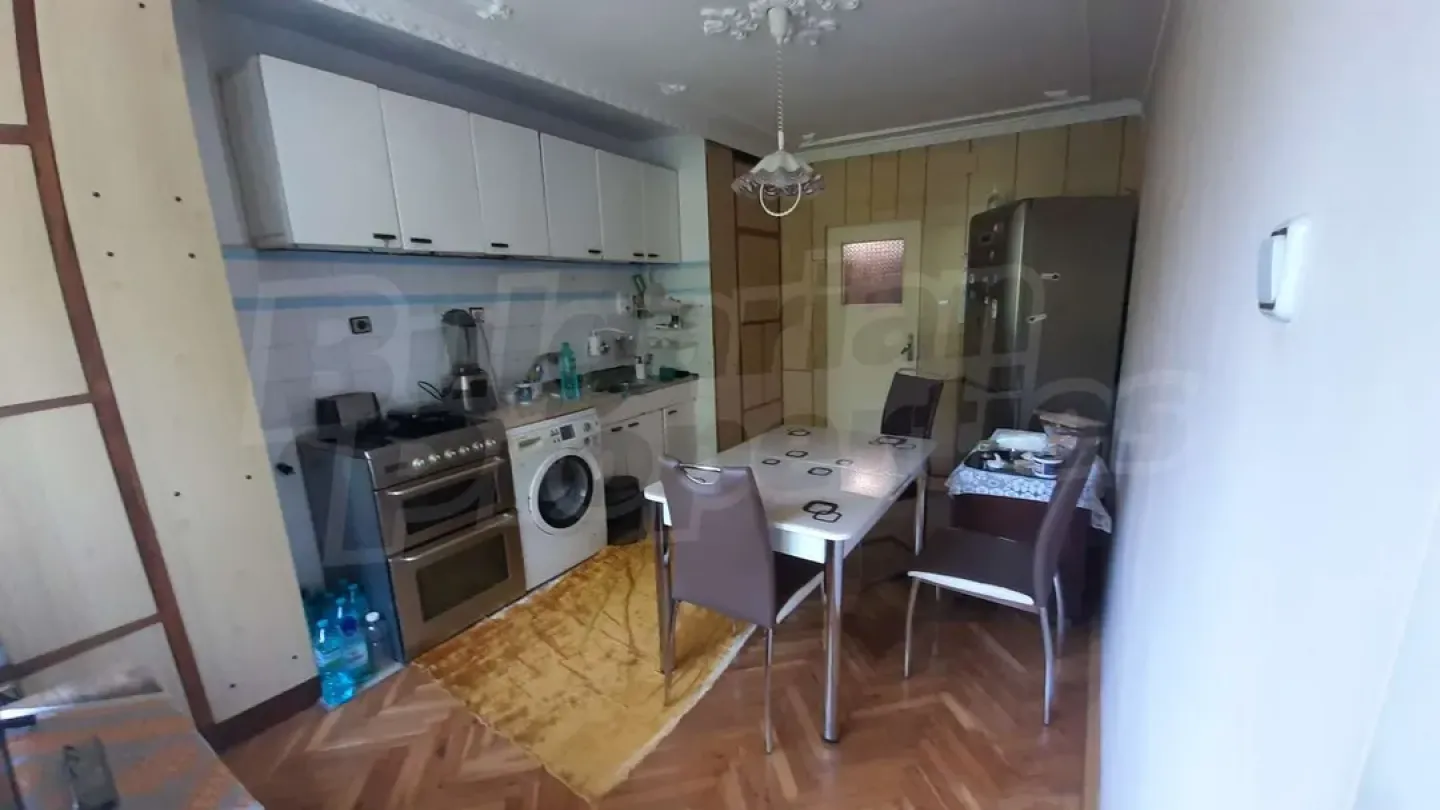 Spacious Fully Furnished Apartment Near Grand Mall, Varna - Image 2