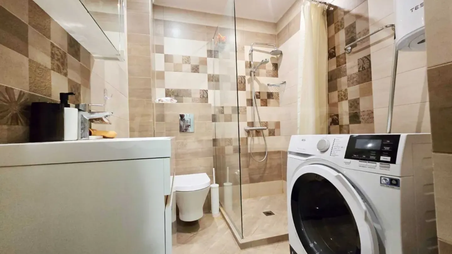 Stylish Fully Furnished Apartment Near Plovdiv City Center - Image 5