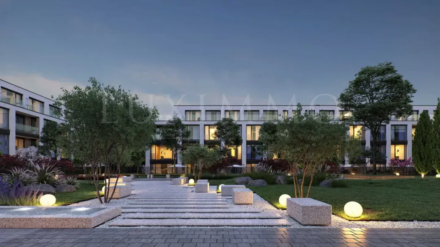 Spacious Maisonette with Private Yard & Amenities - Image 4