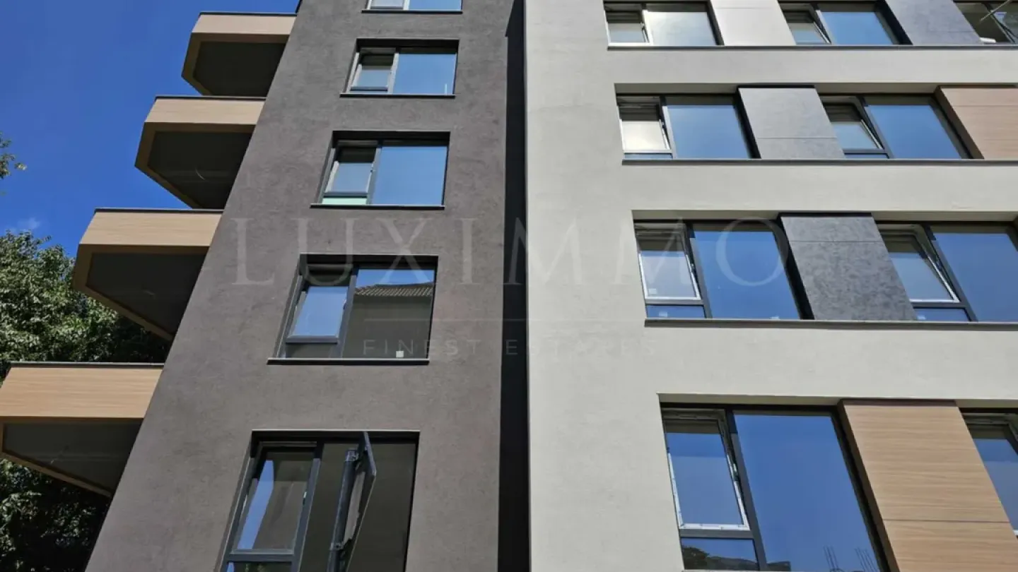 Spacious One-Bedroom Apartment Near Levski Bazaar, Varna - Image 3