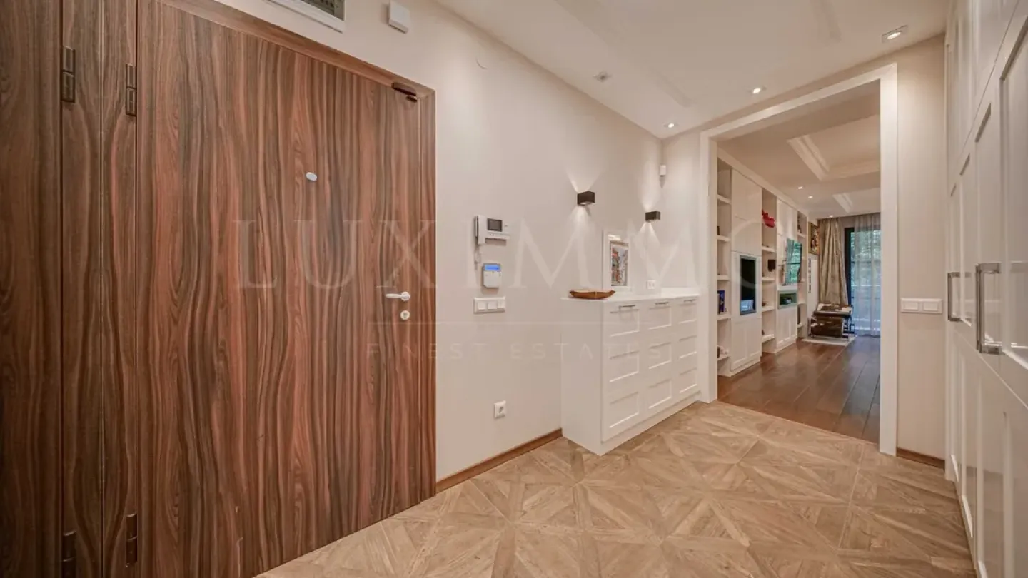 Luxurious 4-Bedroom Apartment in Maxi Complex, Sofia - Image 2
