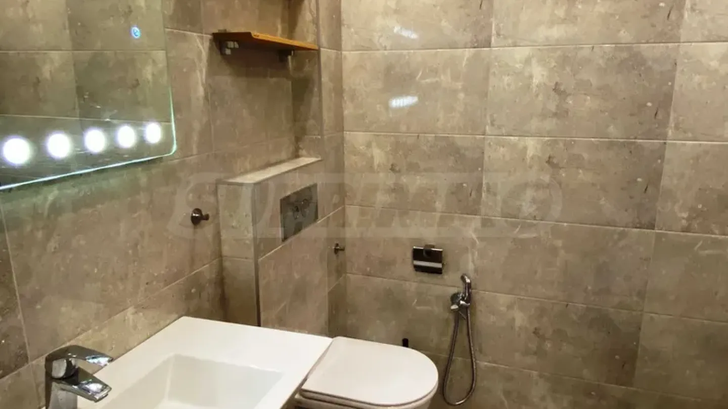 Stylish 2-Bedroom Apartment with Parking in Plovdiv, Bulgaria - Image 4