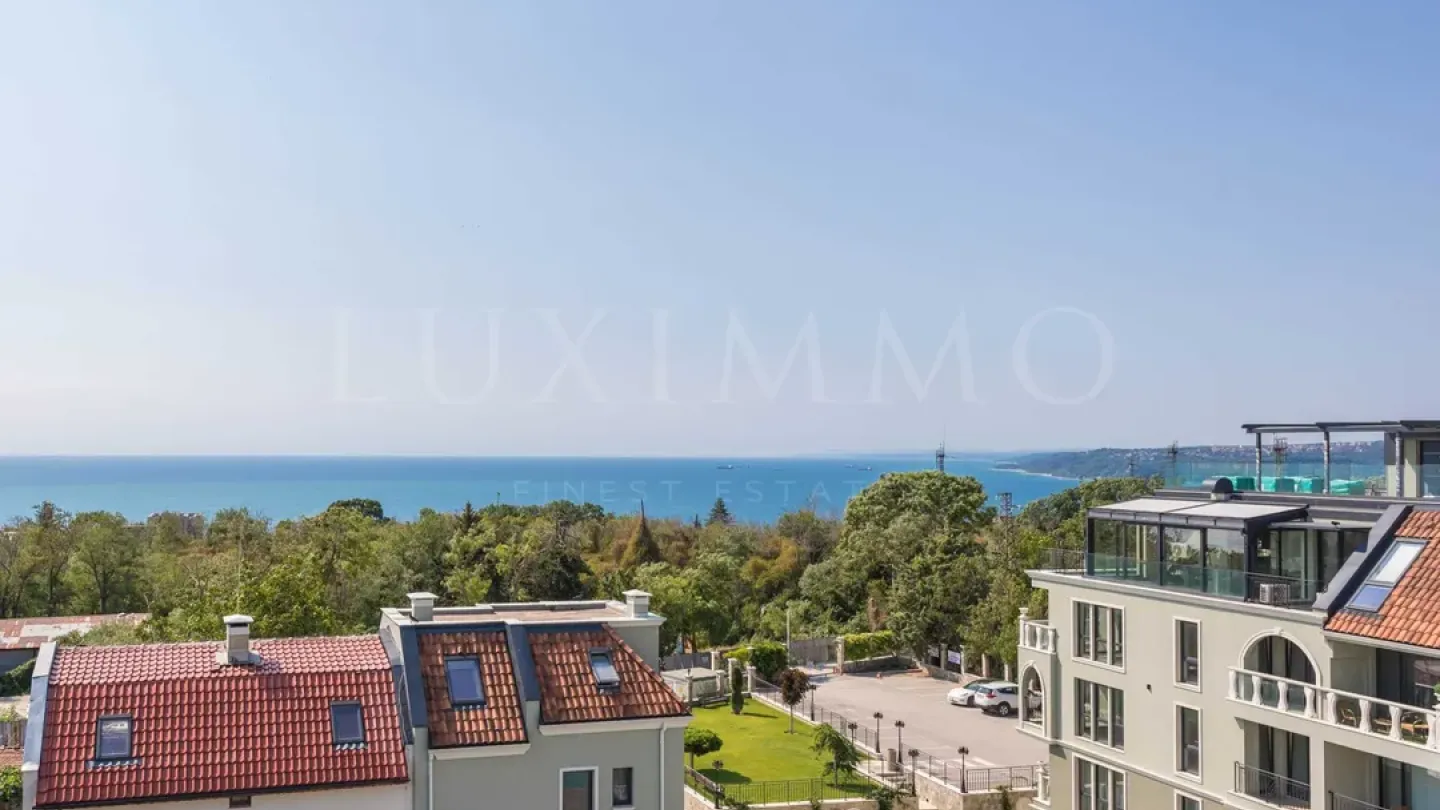 Luxury Apartment with Sea Views & Terrace in Sveti Nikola - Image 1